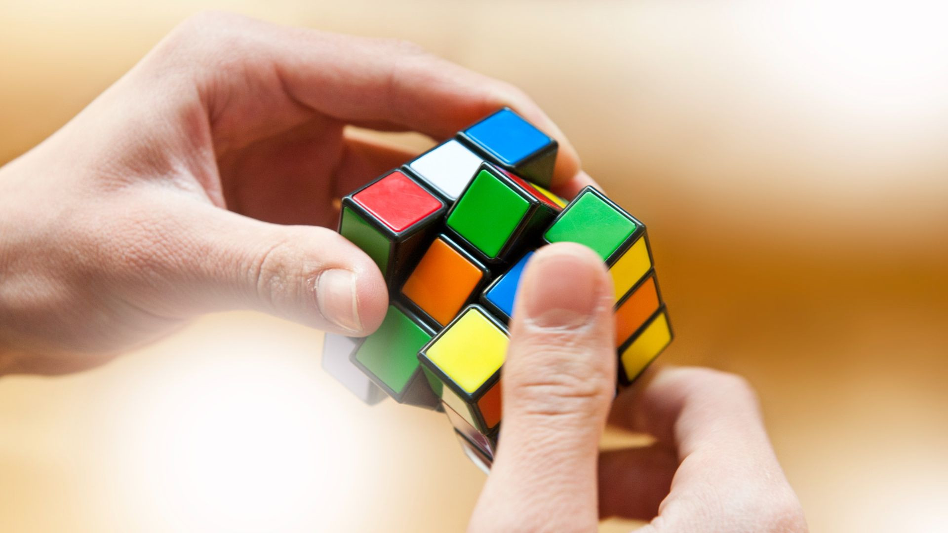 How to solve a Rubik's cube by using algorithms