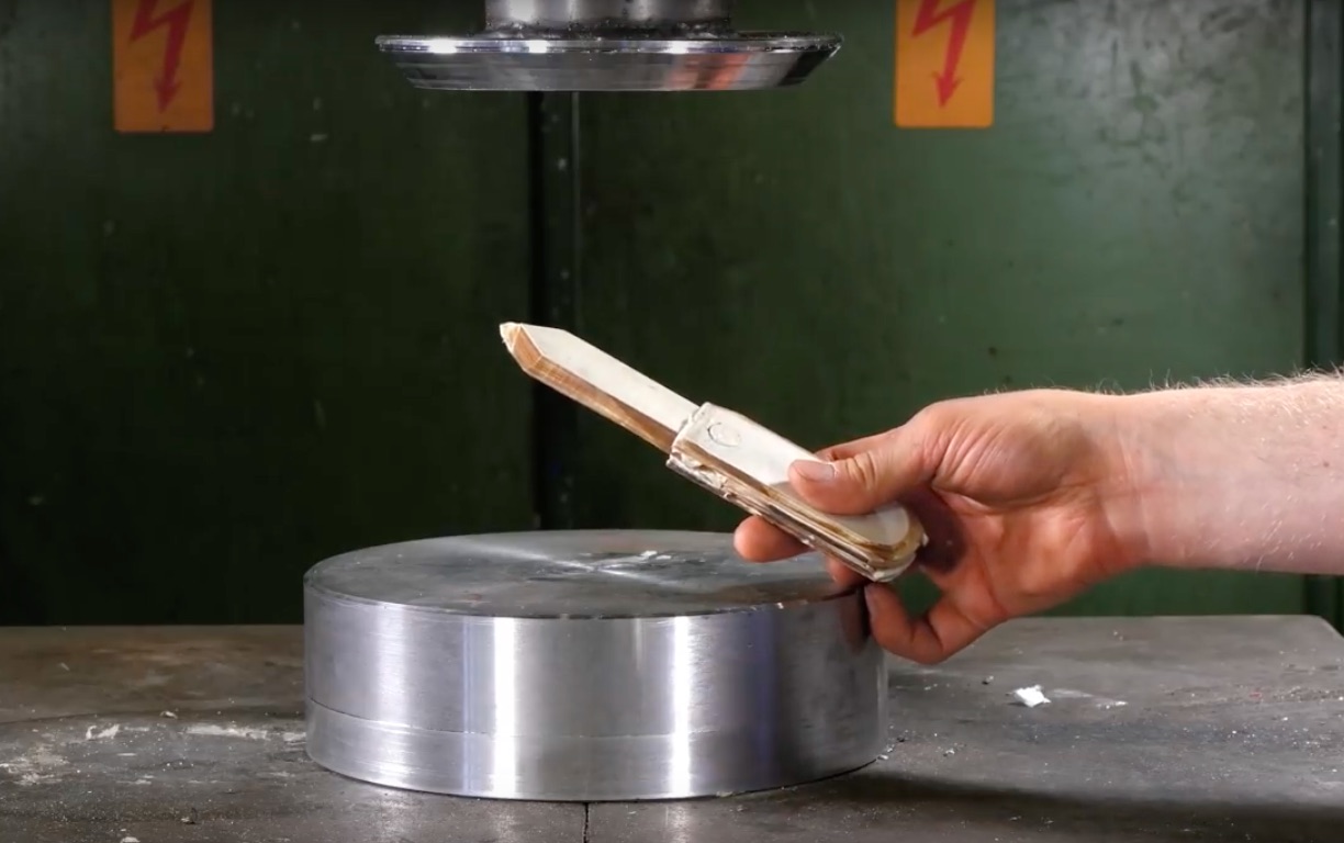 The Power of Hydraulic Press Turns Toilet Paper Into an Impressive Knife