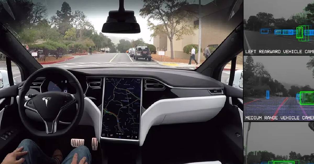 Tesla Traffic Light and Stop Sign Control Feature Begins in the U.S.