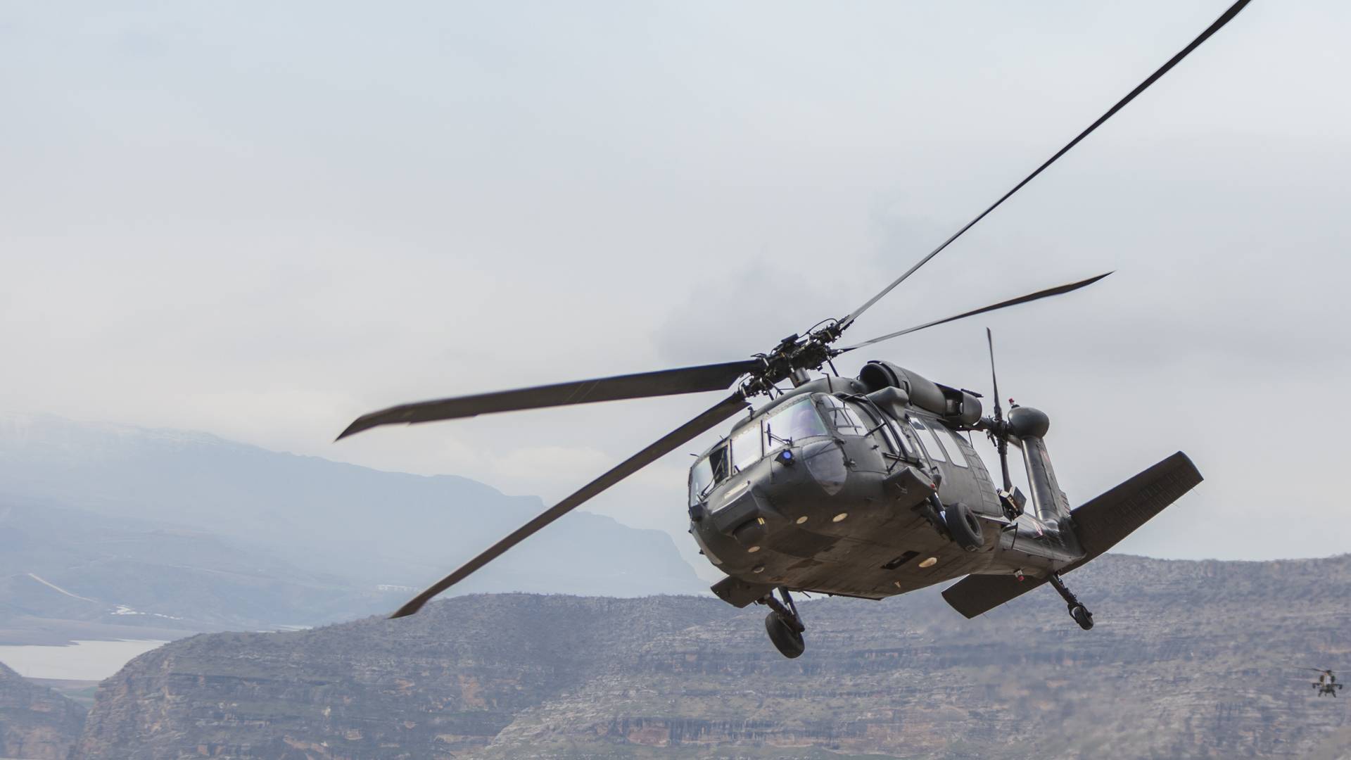 US Army wraps up first tests for new engine for Apache and Black Hawk helicopters