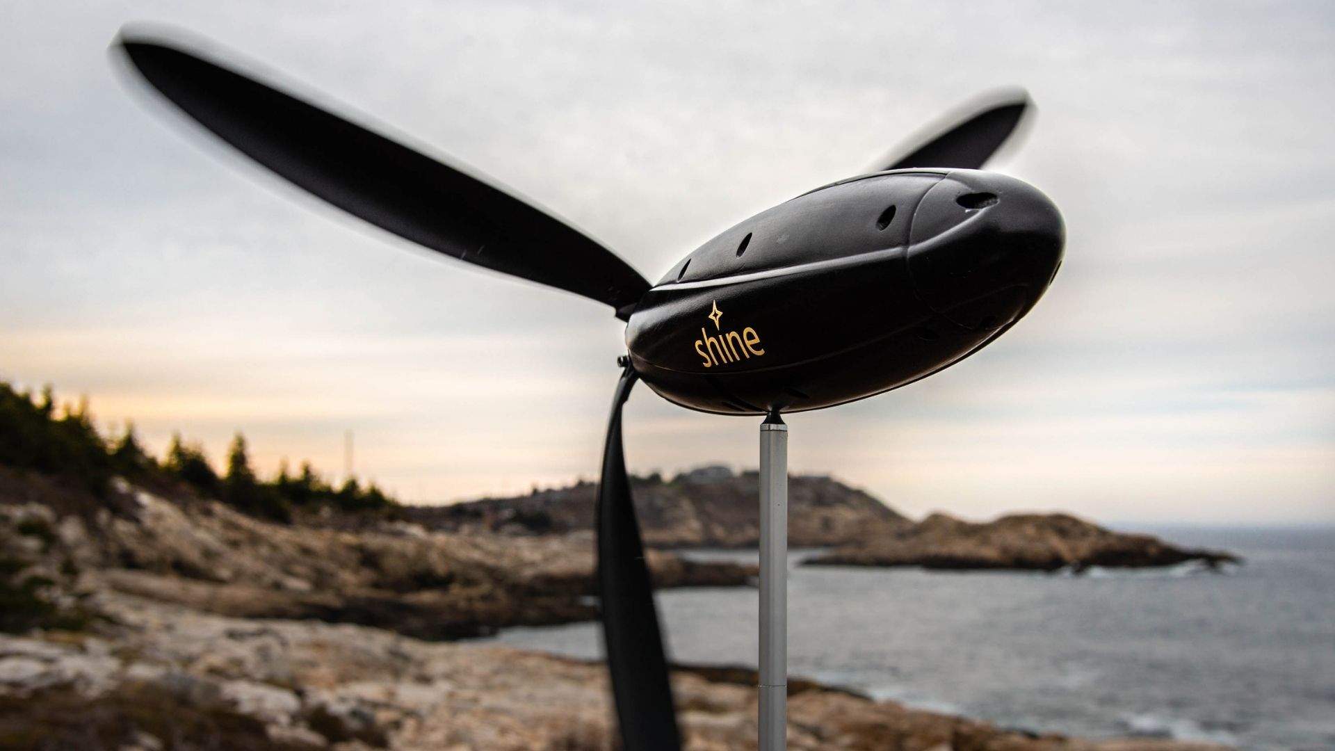 This Foldable Turbine Puts Wind Power in Your Backpack IE